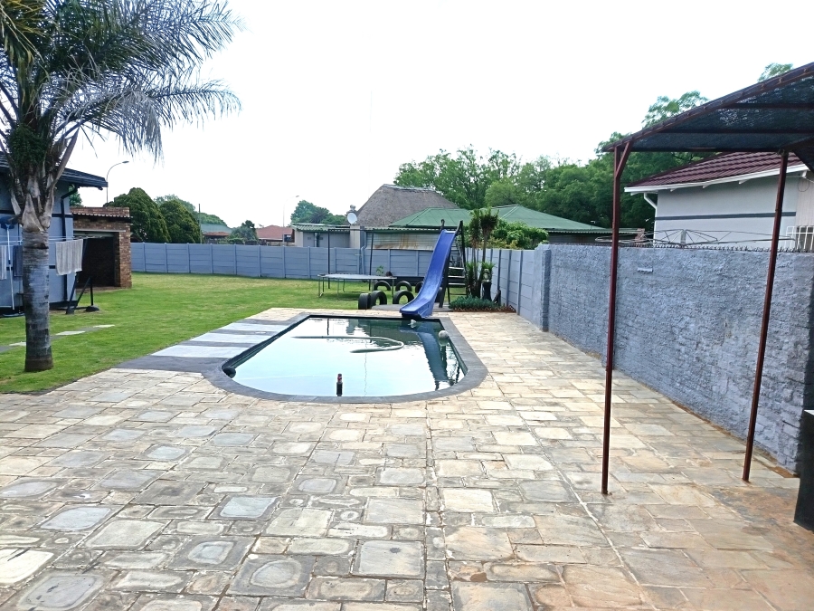 3 Bedroom Property for Sale in Dalview Gauteng