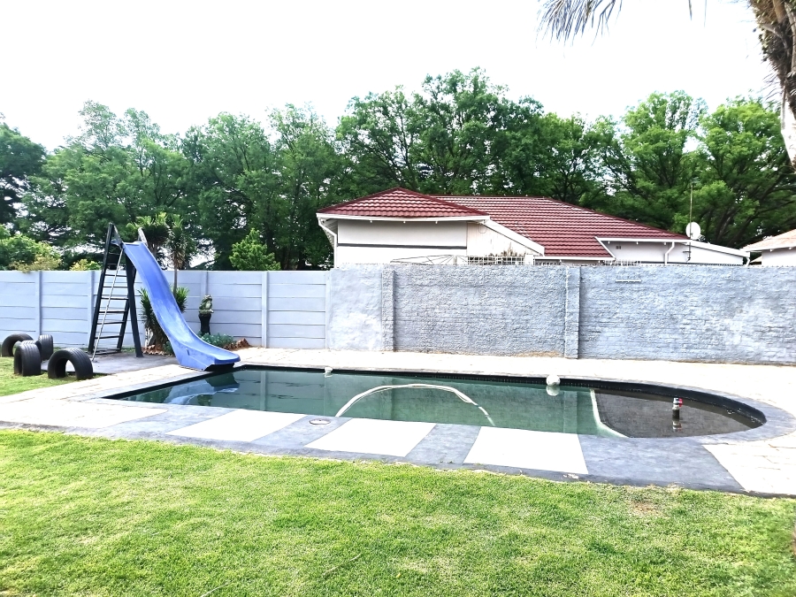 3 Bedroom Property for Sale in Dalview Gauteng