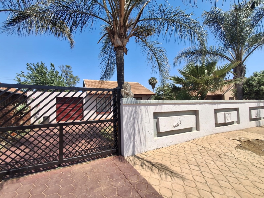 2 Bedroom Property for Sale in Mamelodi East Gauteng