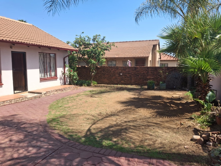 2 Bedroom Property for Sale in Mamelodi East Gauteng