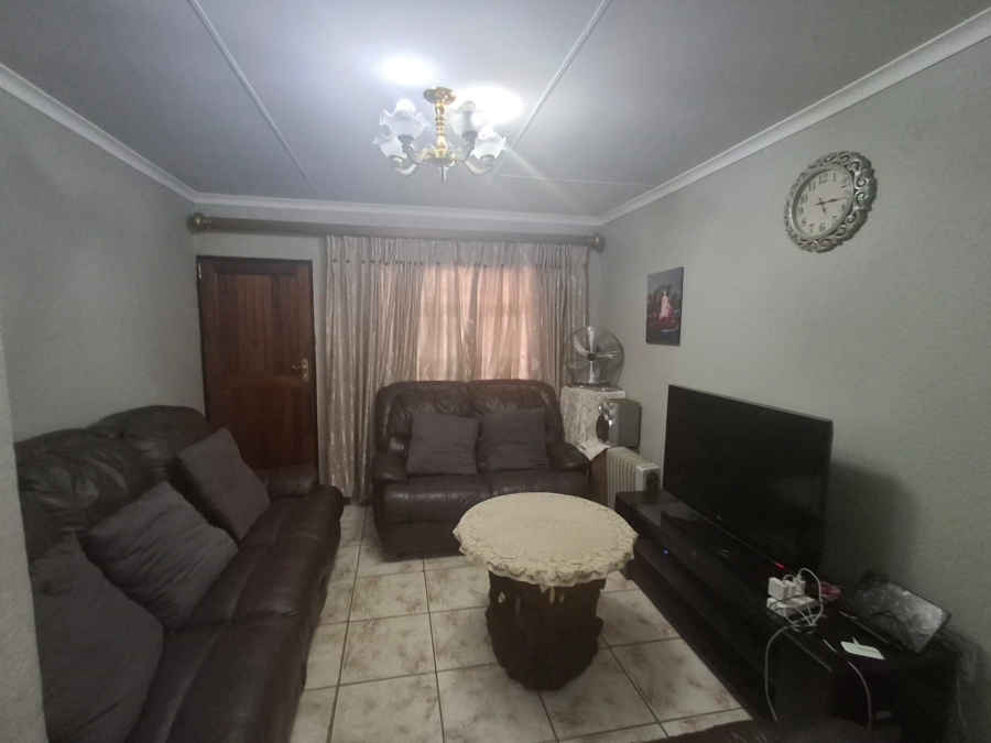 2 Bedroom Property for Sale in Mamelodi East Gauteng