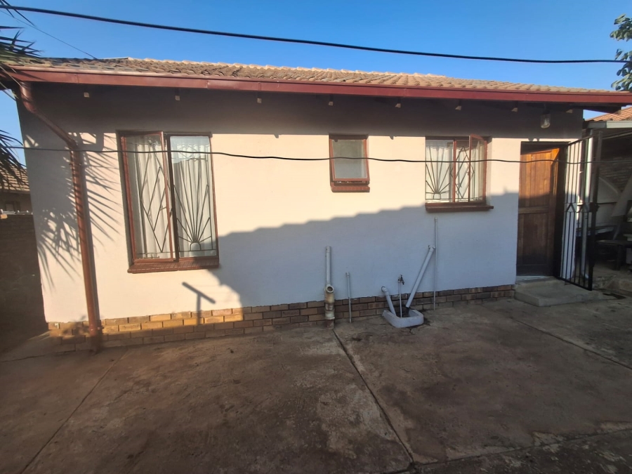 2 Bedroom Property for Sale in Mamelodi East Gauteng