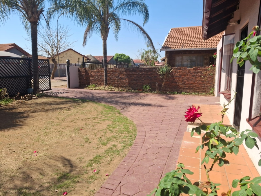 2 Bedroom Property for Sale in Mamelodi East Gauteng