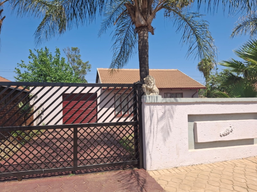 2 Bedroom Property for Sale in Mamelodi East Gauteng