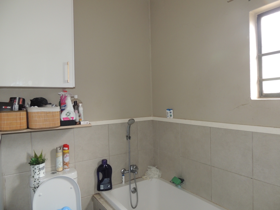 2 Bedroom Property for Sale in South Hills Gauteng