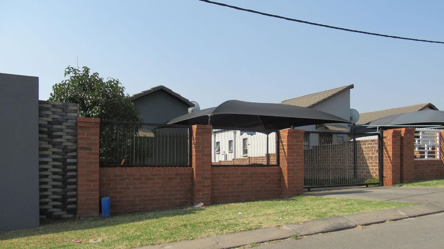 2 Bedroom Property for Sale in South Hills Gauteng
