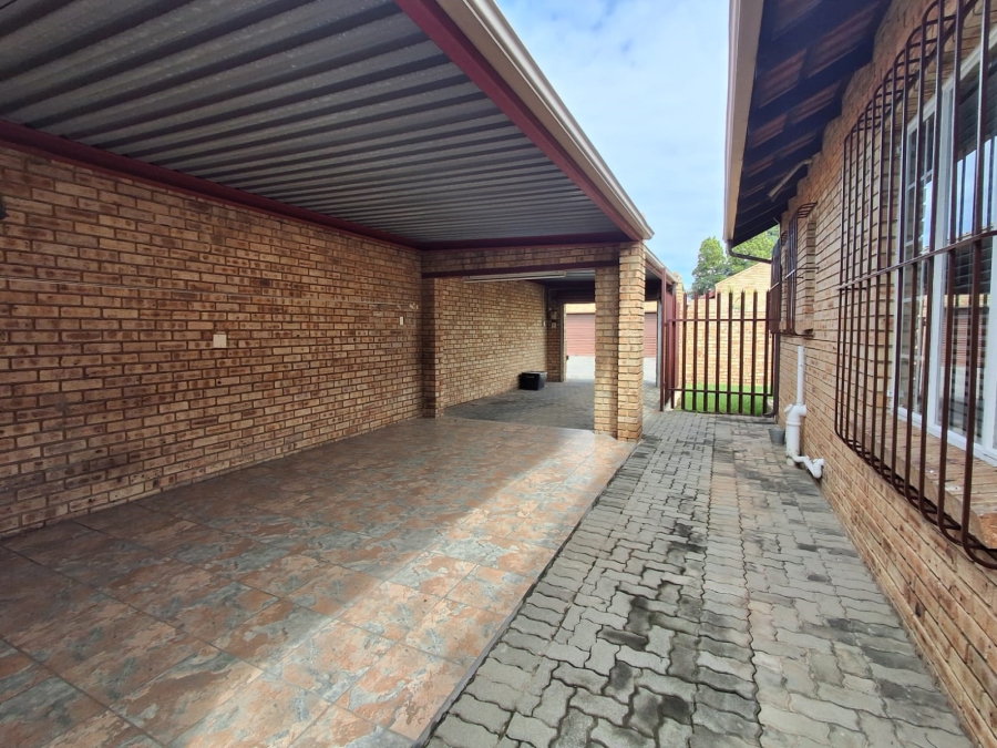 3 Bedroom Property for Sale in Albemarle Gauteng