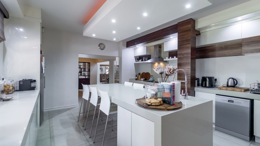 6 Bedroom Property for Sale in Bedfordview Gauteng