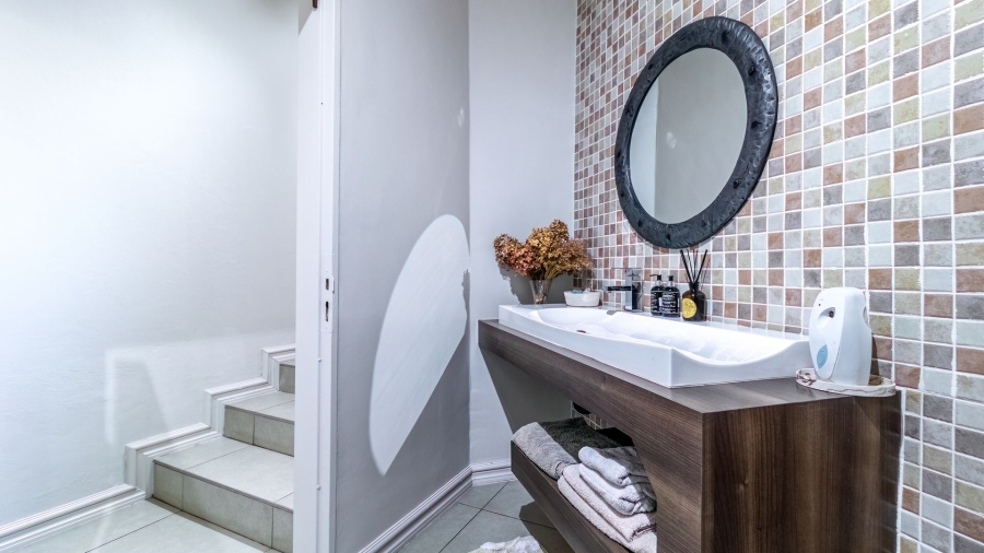 6 Bedroom Property for Sale in Bedfordview Gauteng