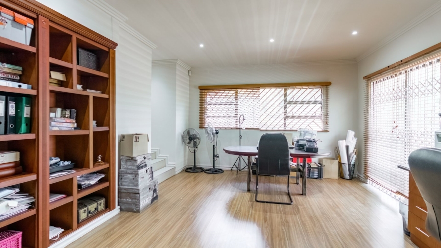 6 Bedroom Property for Sale in Bedfordview Gauteng