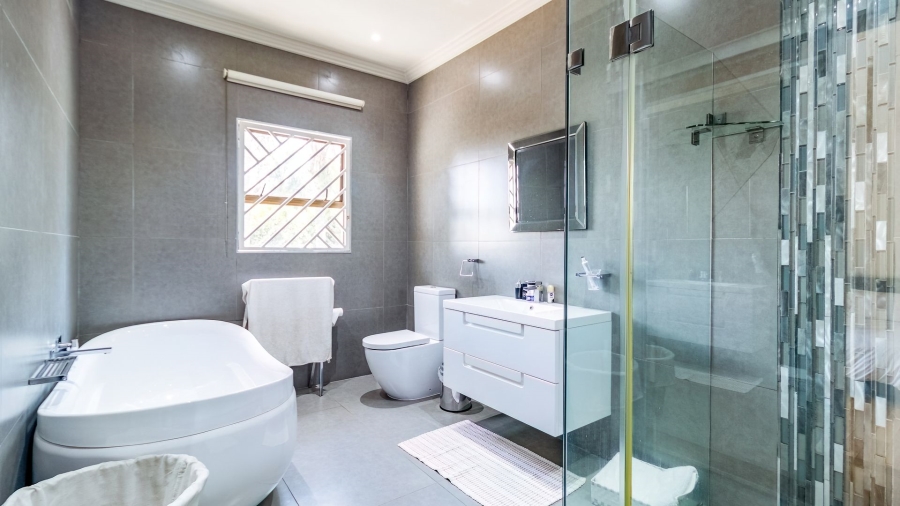 6 Bedroom Property for Sale in Bedfordview Gauteng