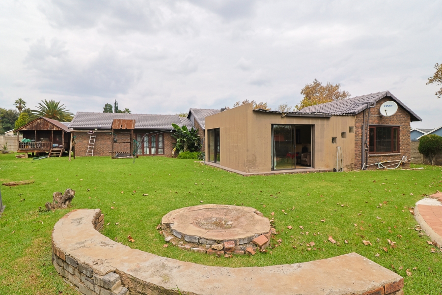 4 Bedroom Property for Sale in Brackendowns Gauteng