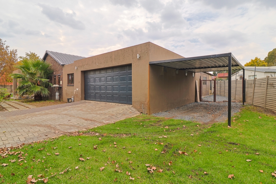 4 Bedroom Property for Sale in Brackendowns Gauteng
