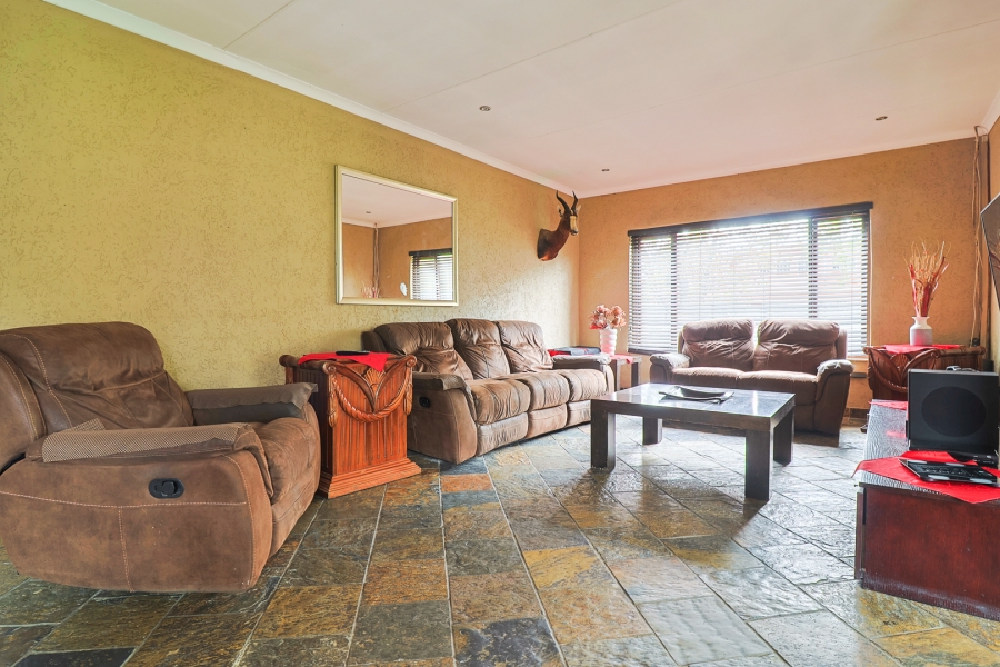 4 Bedroom Property for Sale in Brackendowns Gauteng