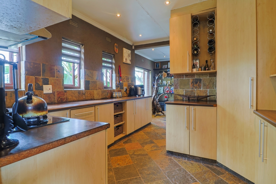 4 Bedroom Property for Sale in Brackendowns Gauteng