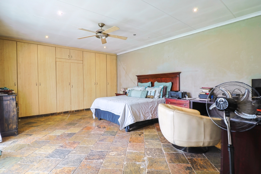 4 Bedroom Property for Sale in Brackendowns Gauteng