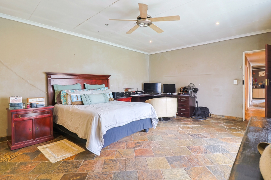 4 Bedroom Property for Sale in Brackendowns Gauteng