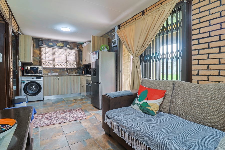 4 Bedroom Property for Sale in Brackendowns Gauteng