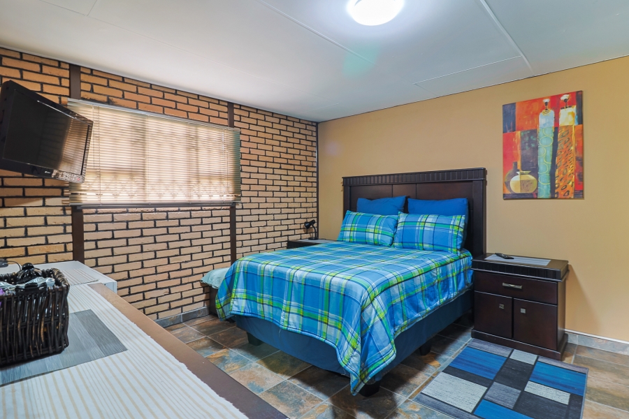 4 Bedroom Property for Sale in Brackendowns Gauteng