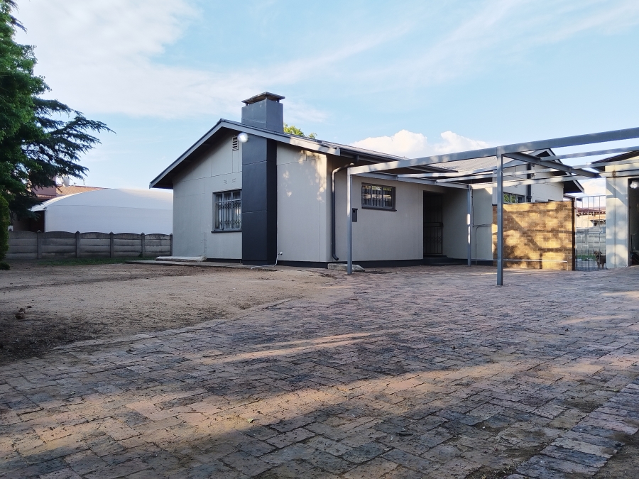 4 Bedroom Property for Sale in Vanderbijlpark SW 1 Gauteng
