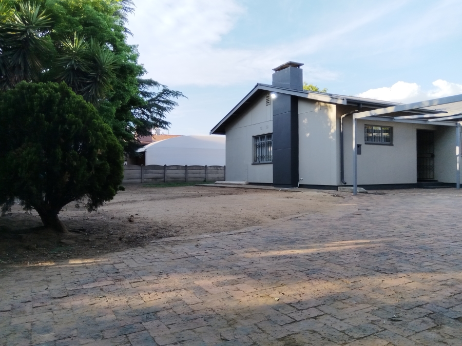 4 Bedroom Property for Sale in Vanderbijlpark SW 1 Gauteng