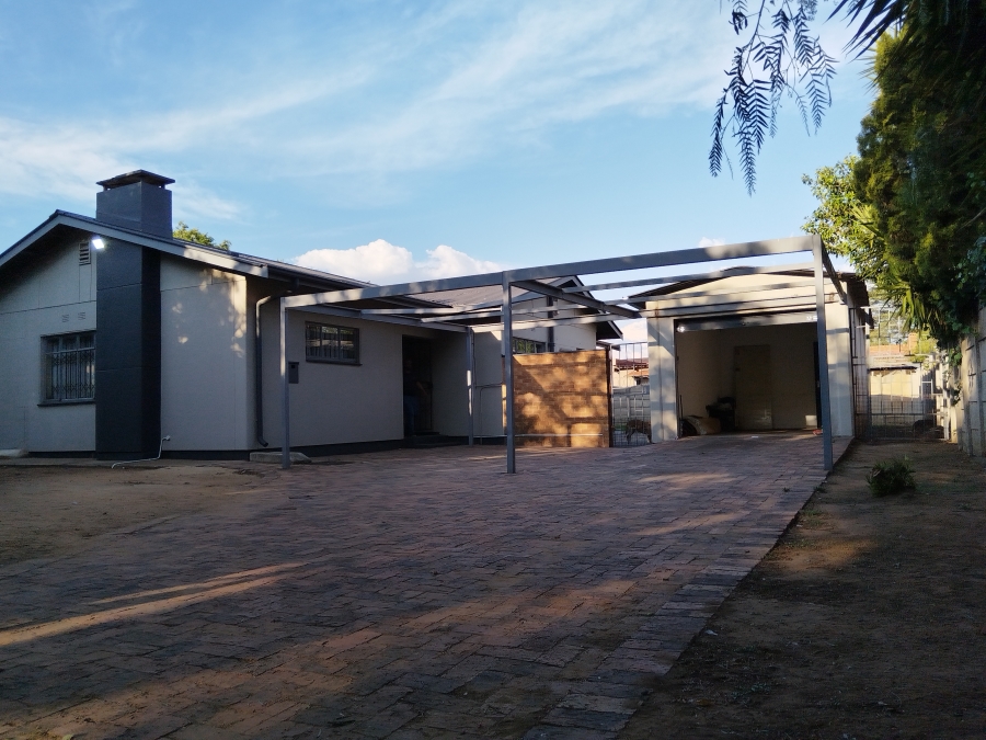 4 Bedroom Property for Sale in Vanderbijlpark SW 1 Gauteng