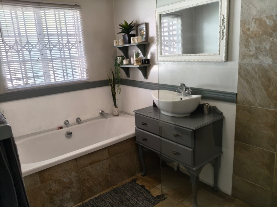 2 Bedroom Property for Sale in Newlands Gauteng