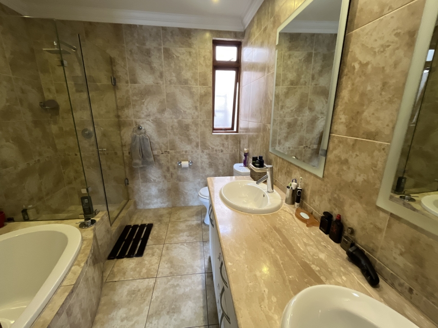 2 Bedroom Property for Sale in Bedford Gardens Gauteng