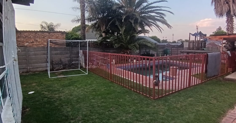 3 Bedroom Property for Sale in Brakpan Central Gauteng