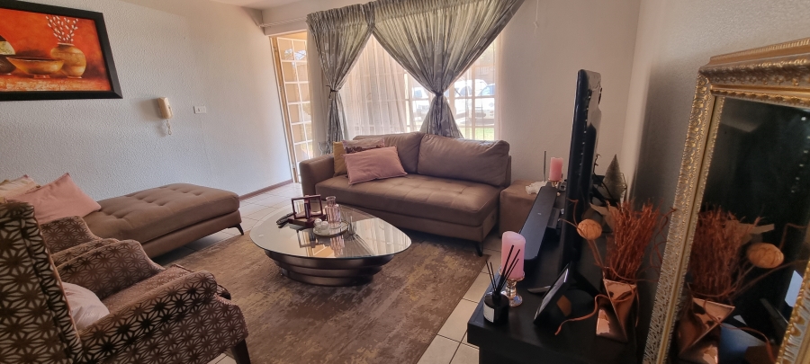 2 Bedroom Property for Sale in Elardus Park Gauteng