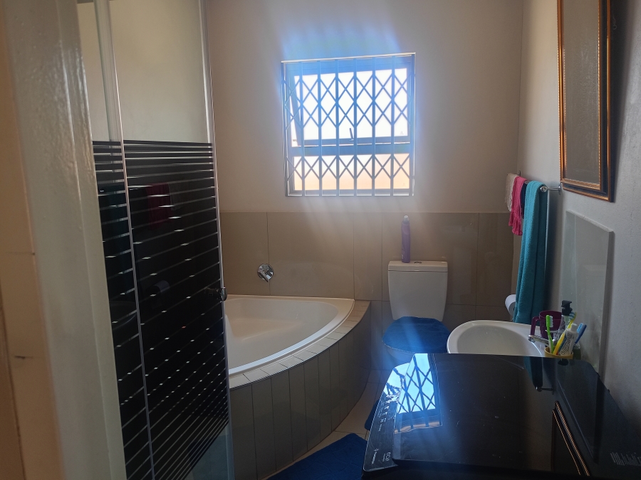 3 Bedroom Property for Sale in Vanderbijlpark CE 7 Gauteng