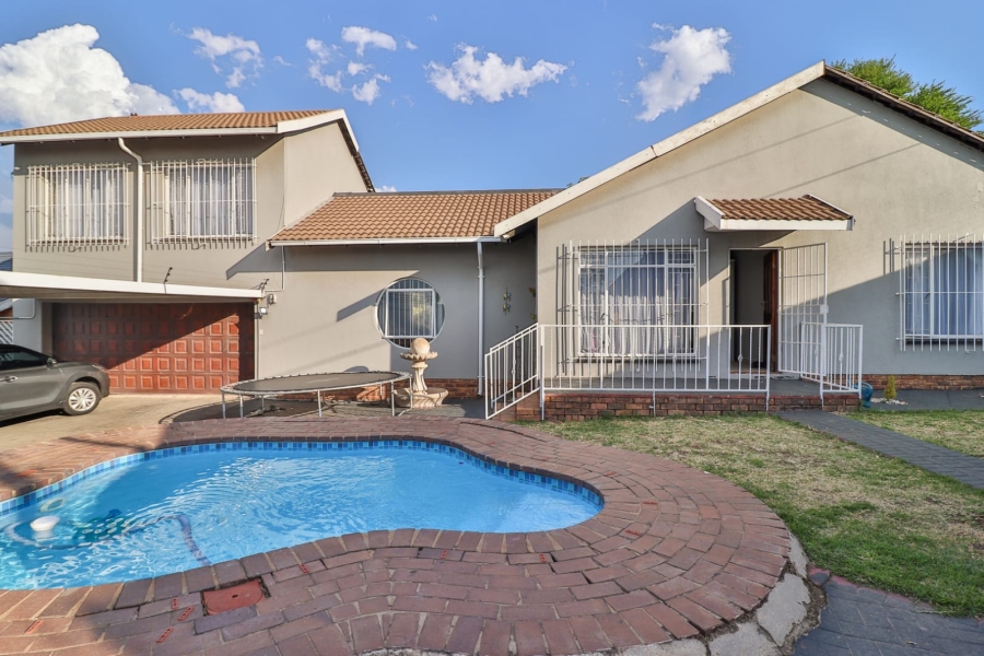 3 Bedroom Property for Sale in Risana Gauteng