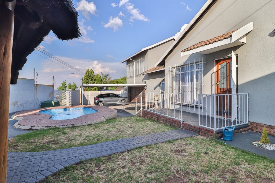 3 Bedroom Property for Sale in Risana Gauteng