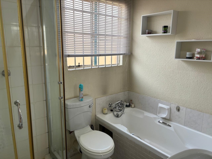 2 Bedroom Property for Sale in Eden Glen Gauteng