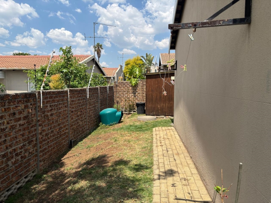 2 Bedroom Property for Sale in Eden Glen Gauteng