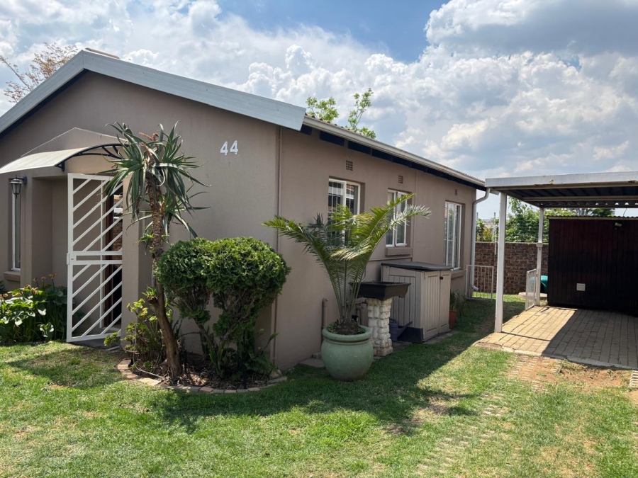 2 Bedroom Property for Sale in Eden Glen Gauteng