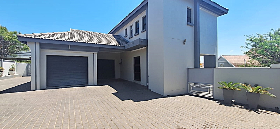 3 Bedroom Property for Sale in Boardwalk Gauteng