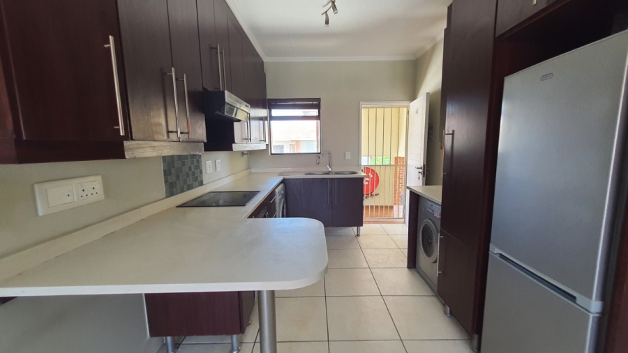 2 Bedroom Property for Sale in Greenstone Hill Gauteng