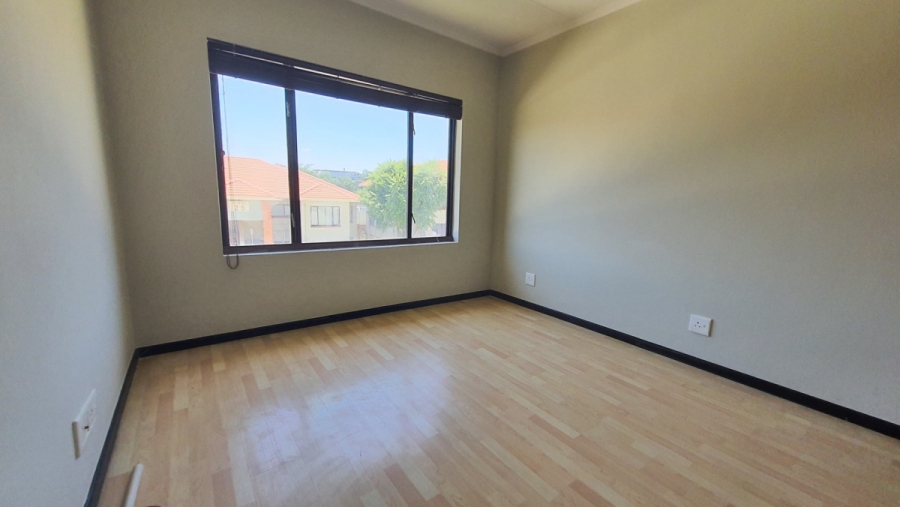 2 Bedroom Property for Sale in Greenstone Hill Gauteng