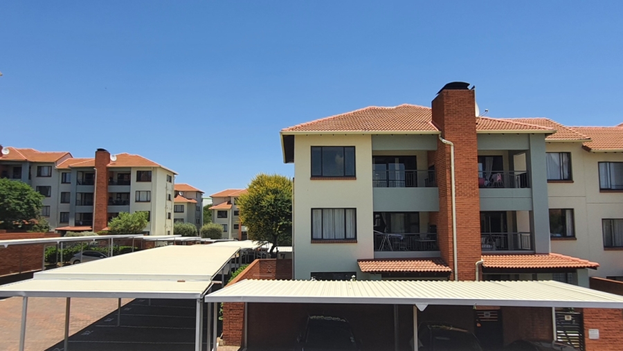 2 Bedroom Property for Sale in Greenstone Hill Gauteng