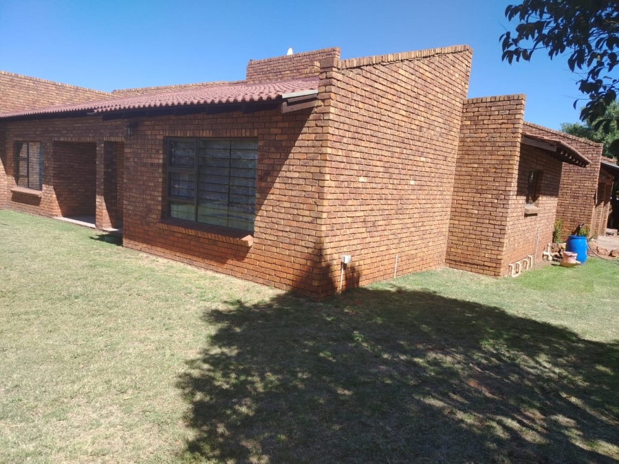 5 Bedroom Property for Sale in Withok Estate Gauteng