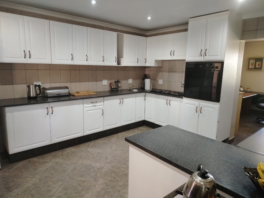 5 Bedroom Property for Sale in Withok Estate Gauteng