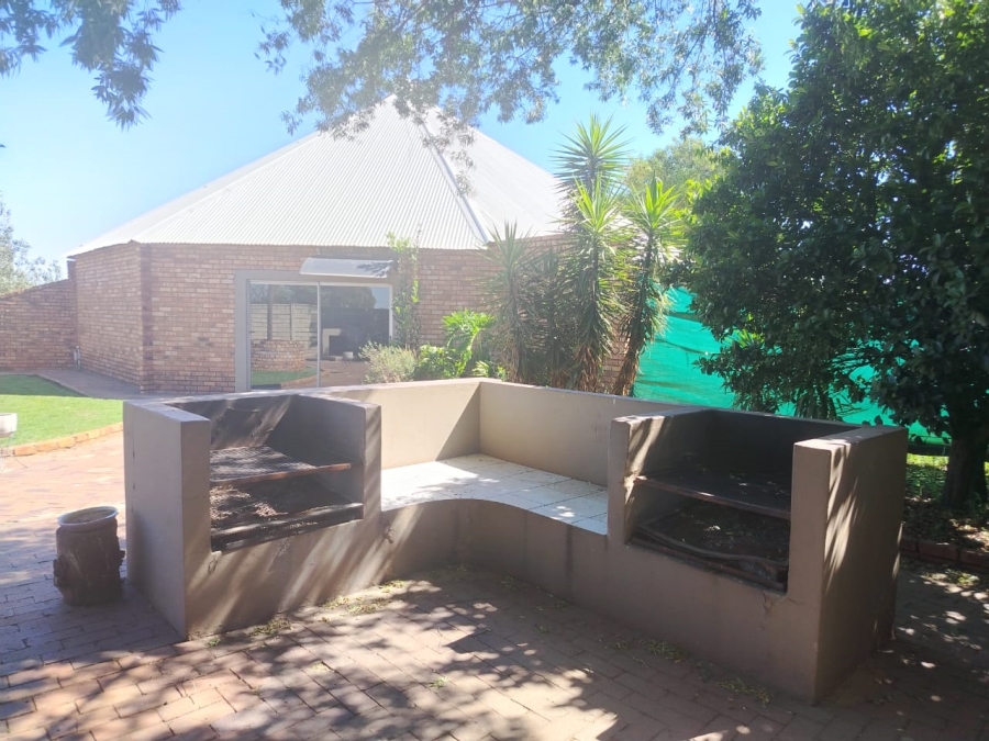 5 Bedroom Property for Sale in Withok Estate Gauteng