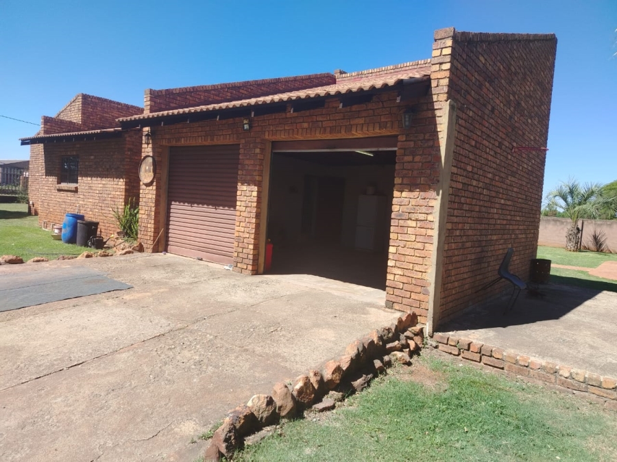 5 Bedroom Property for Sale in Withok Estate Gauteng