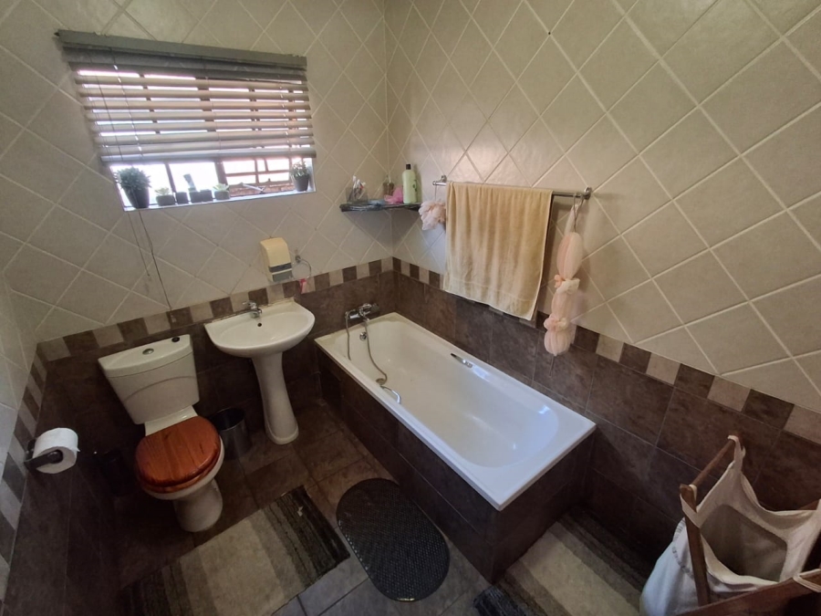 3 Bedroom Property for Sale in Karenpark Gauteng