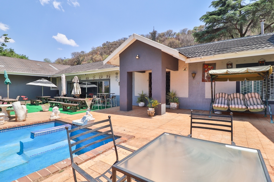 4 Bedroom Property for Sale in Eikenhof Gauteng