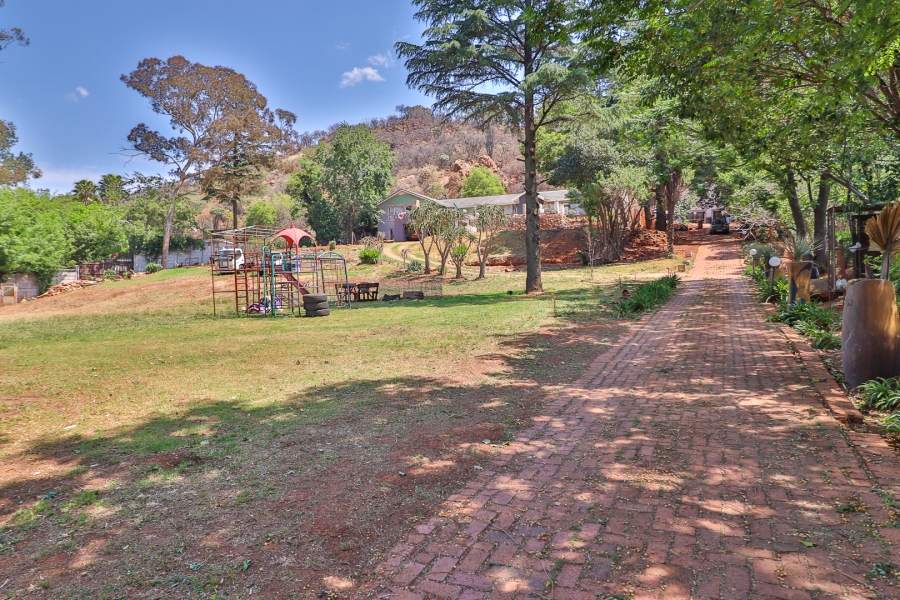 4 Bedroom Property for Sale in Eikenhof Gauteng