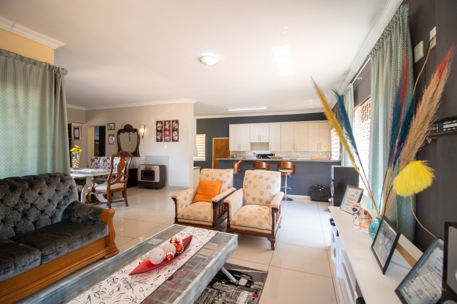 4 Bedroom Property for Sale in Eikenhof Gauteng