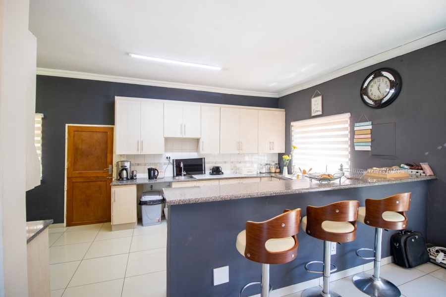 4 Bedroom Property for Sale in Eikenhof Gauteng