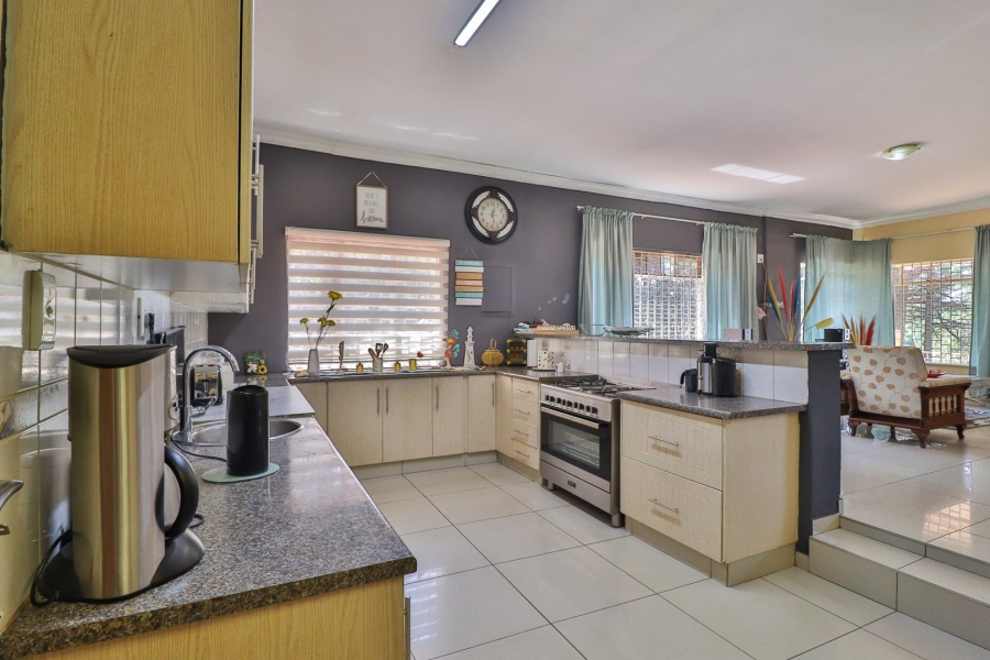 4 Bedroom Property for Sale in Eikenhof Gauteng